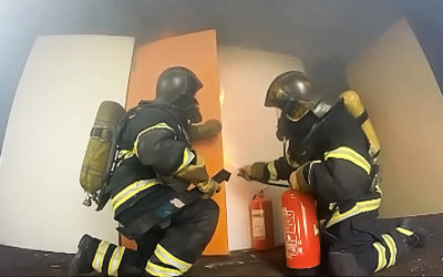 Palomiehet opiskelevat kevyempiä sammutusmenetelmiä